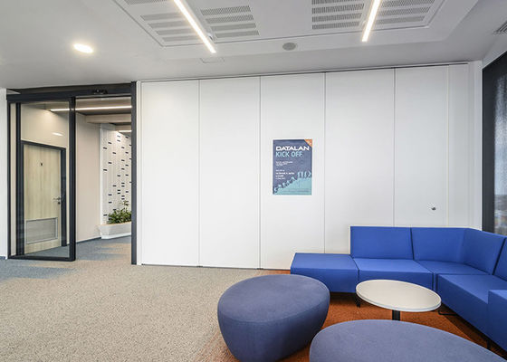 Paredes de partición modulares sólidas personalizables de tablero de melamina, panel de pared de partición de acero reducen 48db